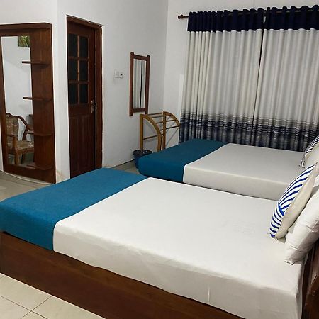 Why Not Palace Anuradhapura Exterior photo