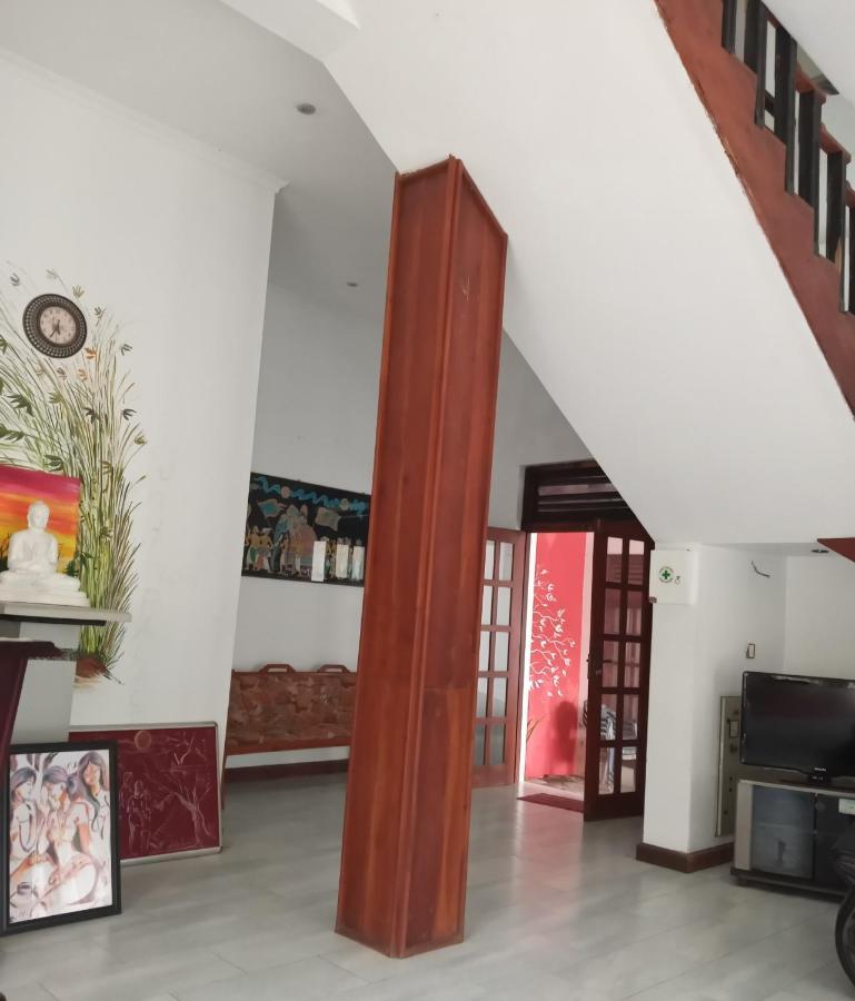 Why Not Palace Anuradhapura Exterior photo