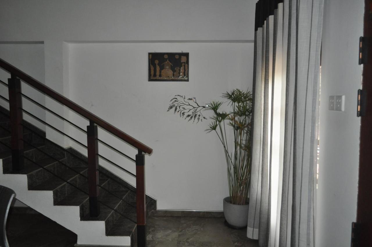 Why Not Palace Anuradhapura Exterior photo