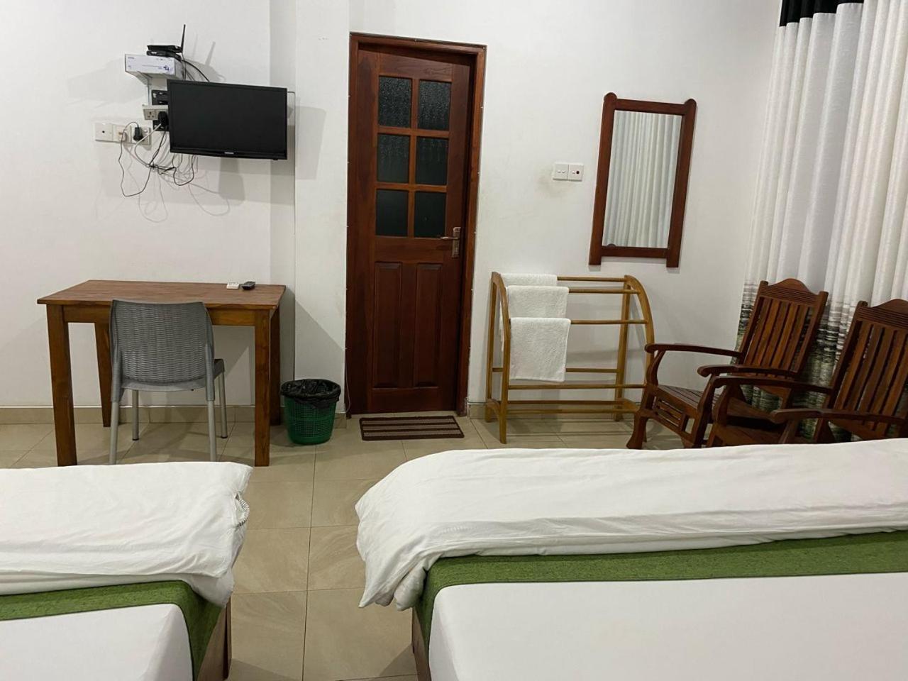Why Not Palace Anuradhapura Exterior photo