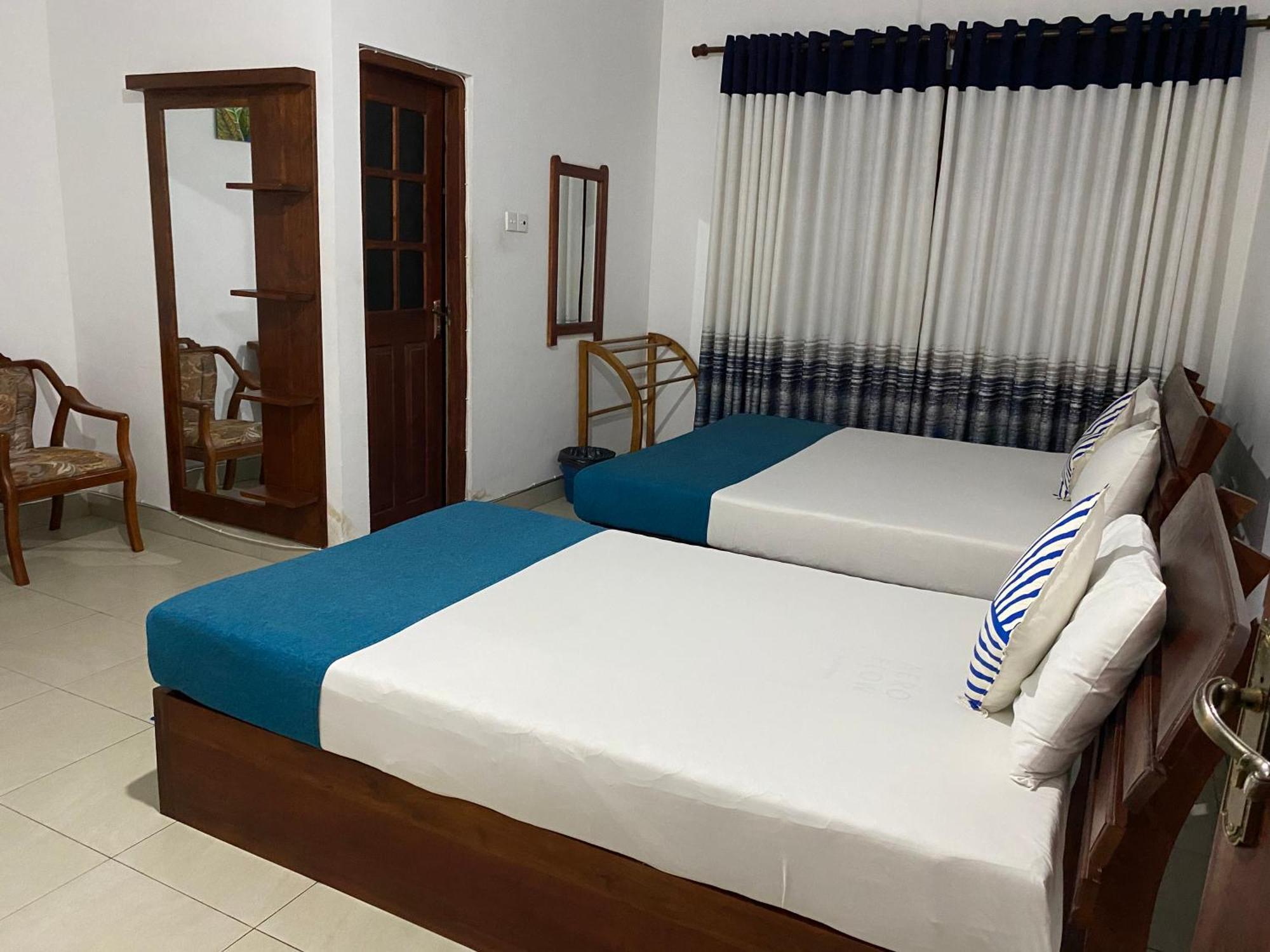 Why Not Palace Anuradhapura Exterior photo