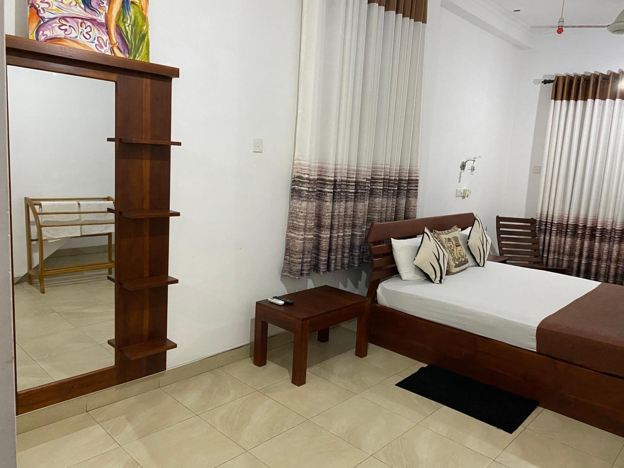 Why Not Palace Anuradhapura Exterior photo
